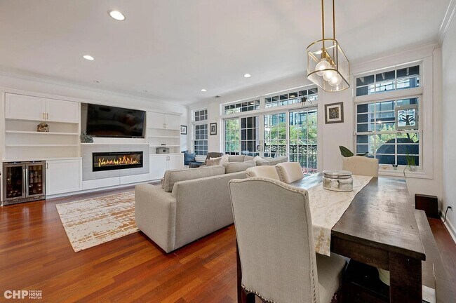 Foto del edificio - 1035 W Madison St