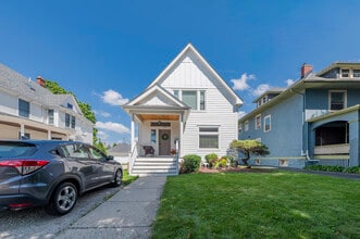 Building Photo - 25 6th Ave