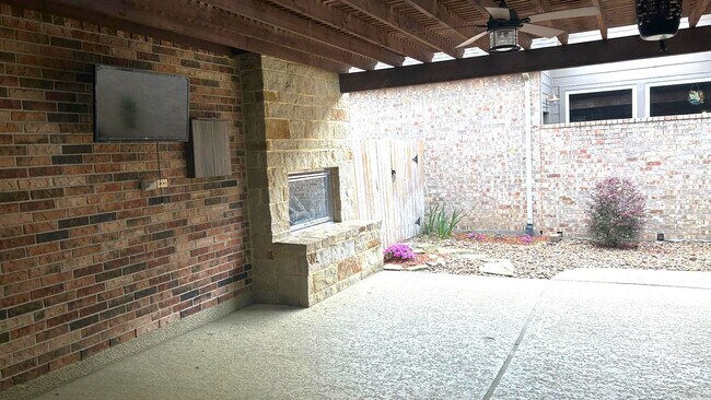 Building Photo - 26926 Carmel Falls Ln