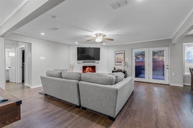 Building Photo - 136 Poinsettia Cir