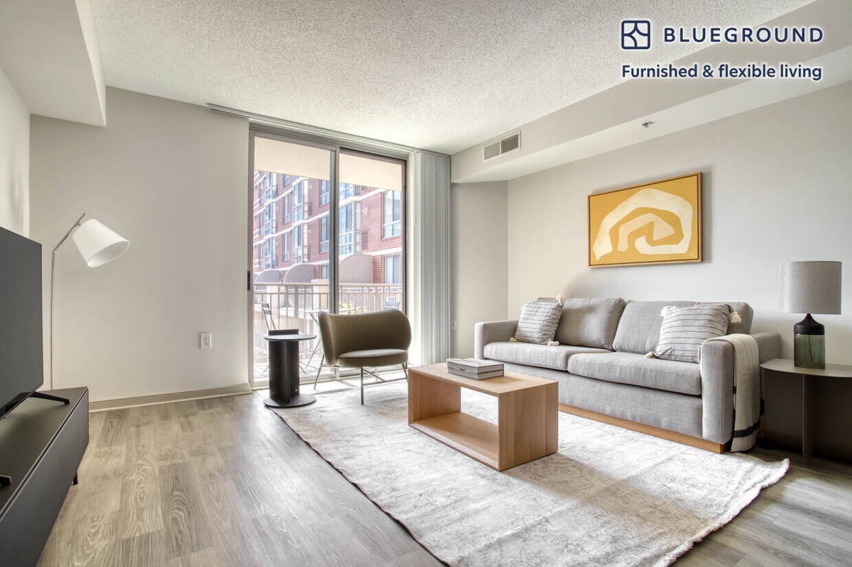 Foto principal - 7707 Wisconsin Ave
