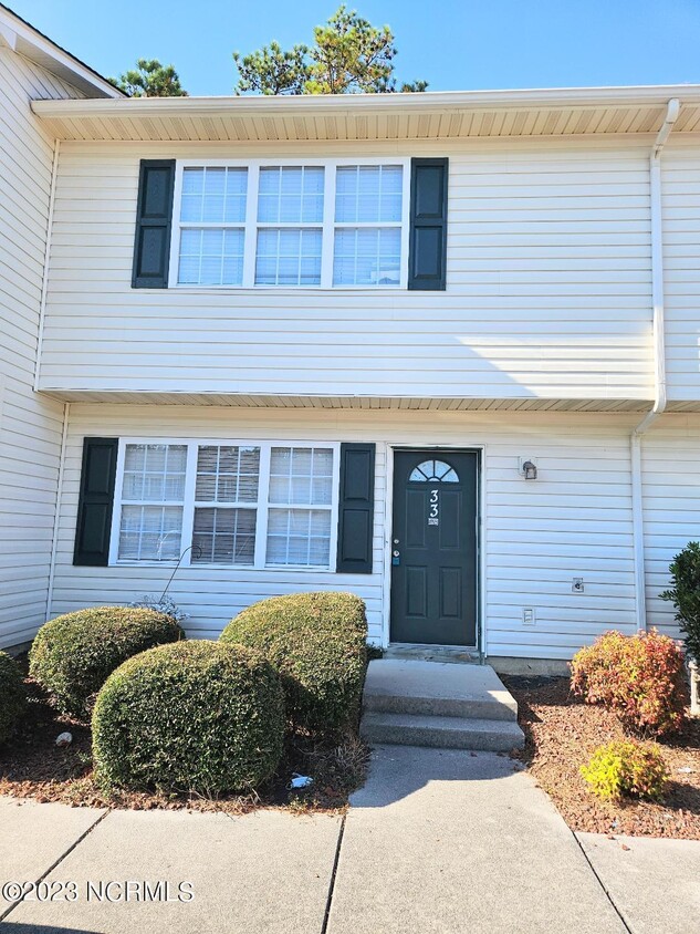 33 Pirates Cove Dr, Swansboro, NC 28584 Townhome Rentals in Swansboro