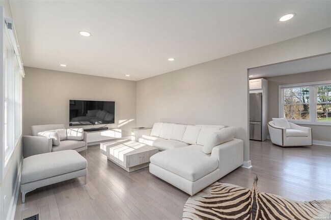Foto del edificio - 970 Village Ln
