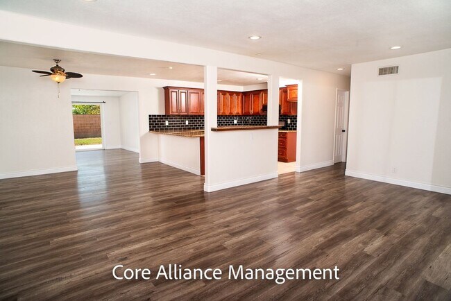 Building Photo - 3520 Hearst Dr