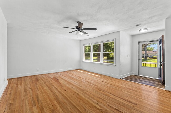 Building Photo - 1155 Melvin Dr