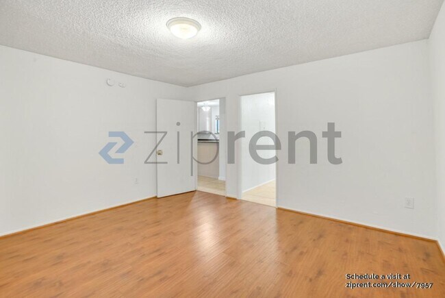 Foto del edificio - 4506 Saugus Ave