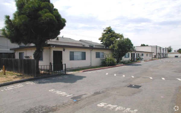 Foto del edificio - Sunshine Apartments