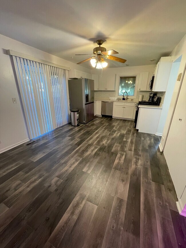 Foto del edificio - 560 Dover Dr