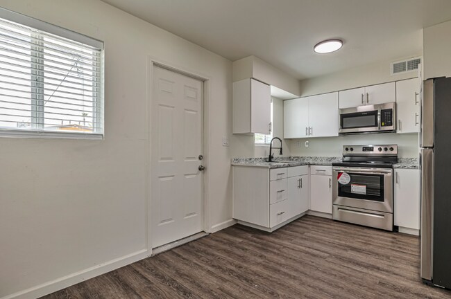 Foto del edificio - 5927 W Rose Ln