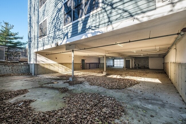 Building Photo - 117 Addison St