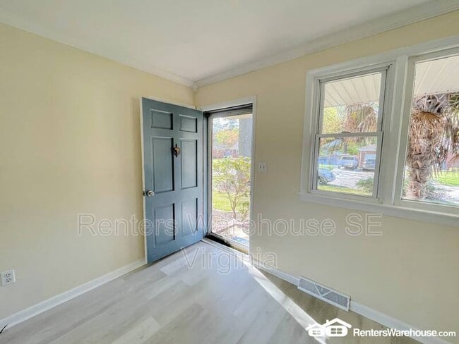 Building Photo - 5924 Woodstock Ct
