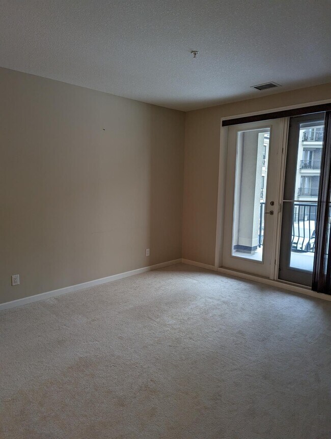 Photo du bâtiment - 2 Bed 2 Bath Unit in NW Edmonton, AB