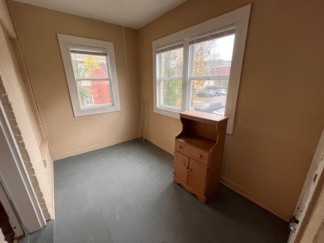 Building Photo - ROC405