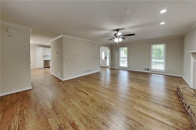 Building Photo - 310 Abbington Way