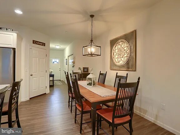 Foto del edificio - 1730 Fairbank Ln