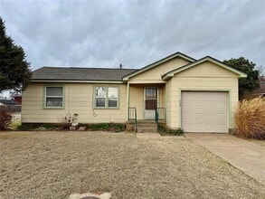 Building Photo - 711 N Broadway Ave