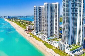 Building Photo - 16001 Collins Ave