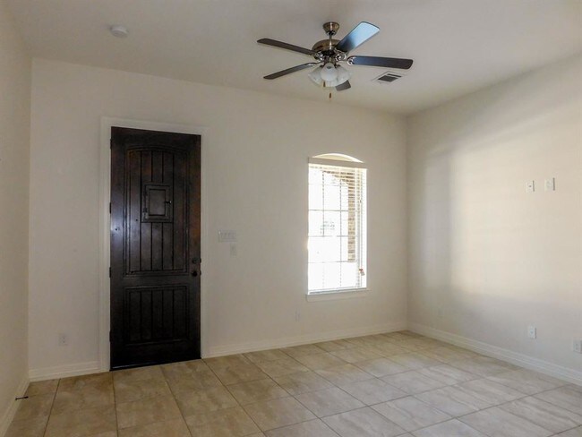 Building Photo - 2610 Appian Way