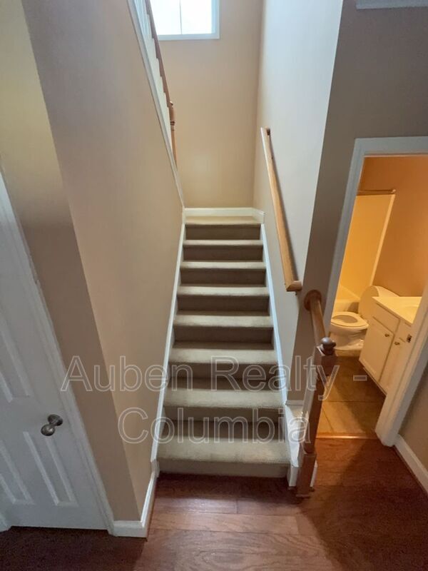 Foto del edificio - 100 Taylors Hill Dr