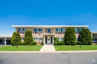 Building Photo - 2364 Chateau Dr