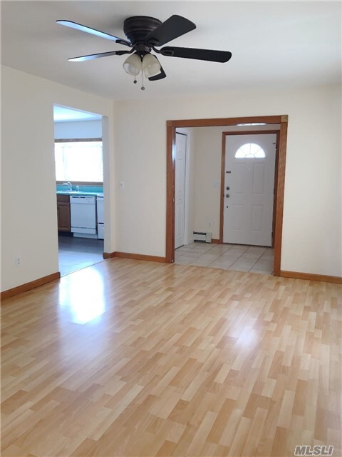 Building Photo - 364 Red Maple Dr W