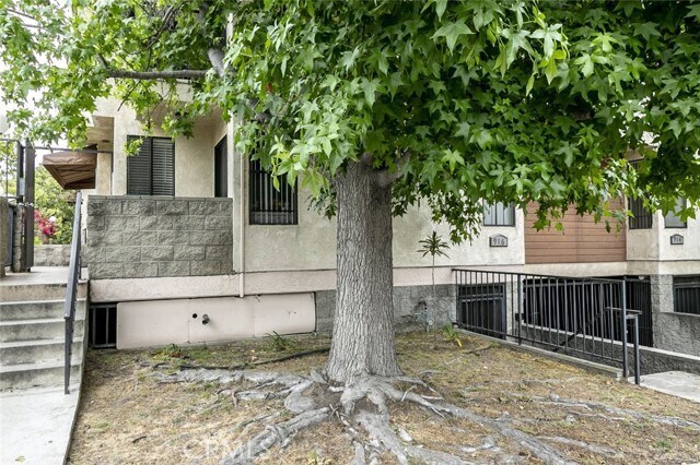 Foto del edificio - 914 E Elk Ave