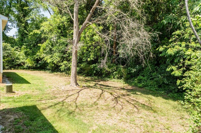 Foto del edificio - Nice 1 bed/1 bath duplex minutes from downtown Raleigh