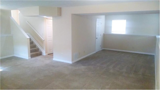 Foto del edificio - 56 Edwards Ave