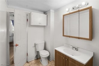Building Photo - 511 Brown St