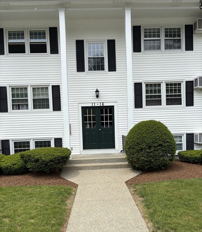 Building Photo - 16 Federal Hill Rd