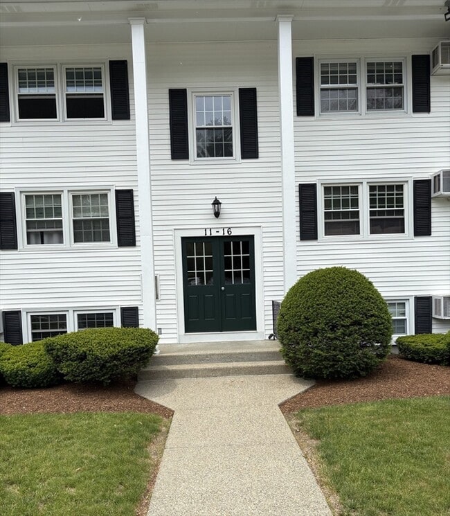 Building Photo - 16 Federal Hill Rd