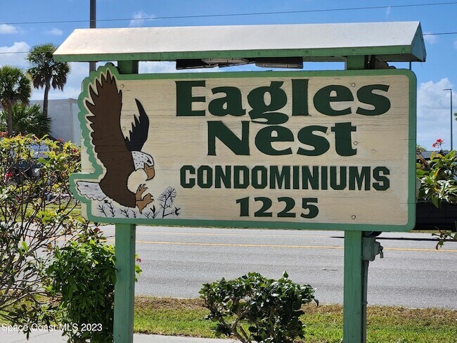 Foto del edificio - 1225 N Wickham Rd