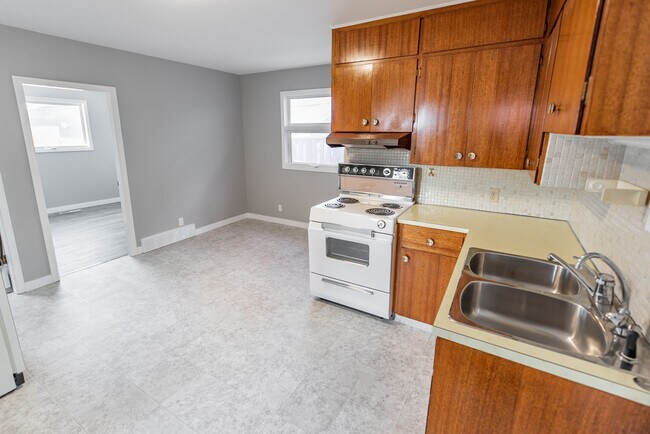 Building Photo - 1738 Quebec St