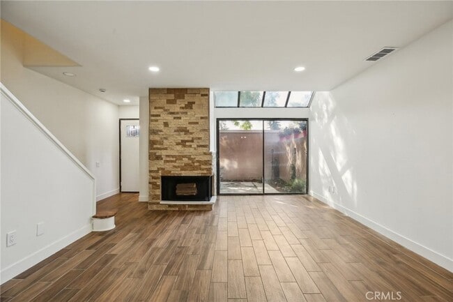 Building Photo - 25761 Le Parc