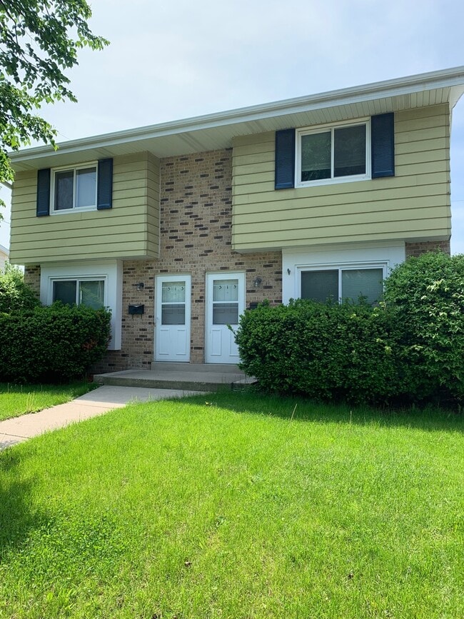 Building Photo - 313 Darlene Dr