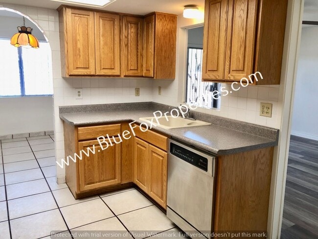 Building Photo - 1188 N Sonoita Ave