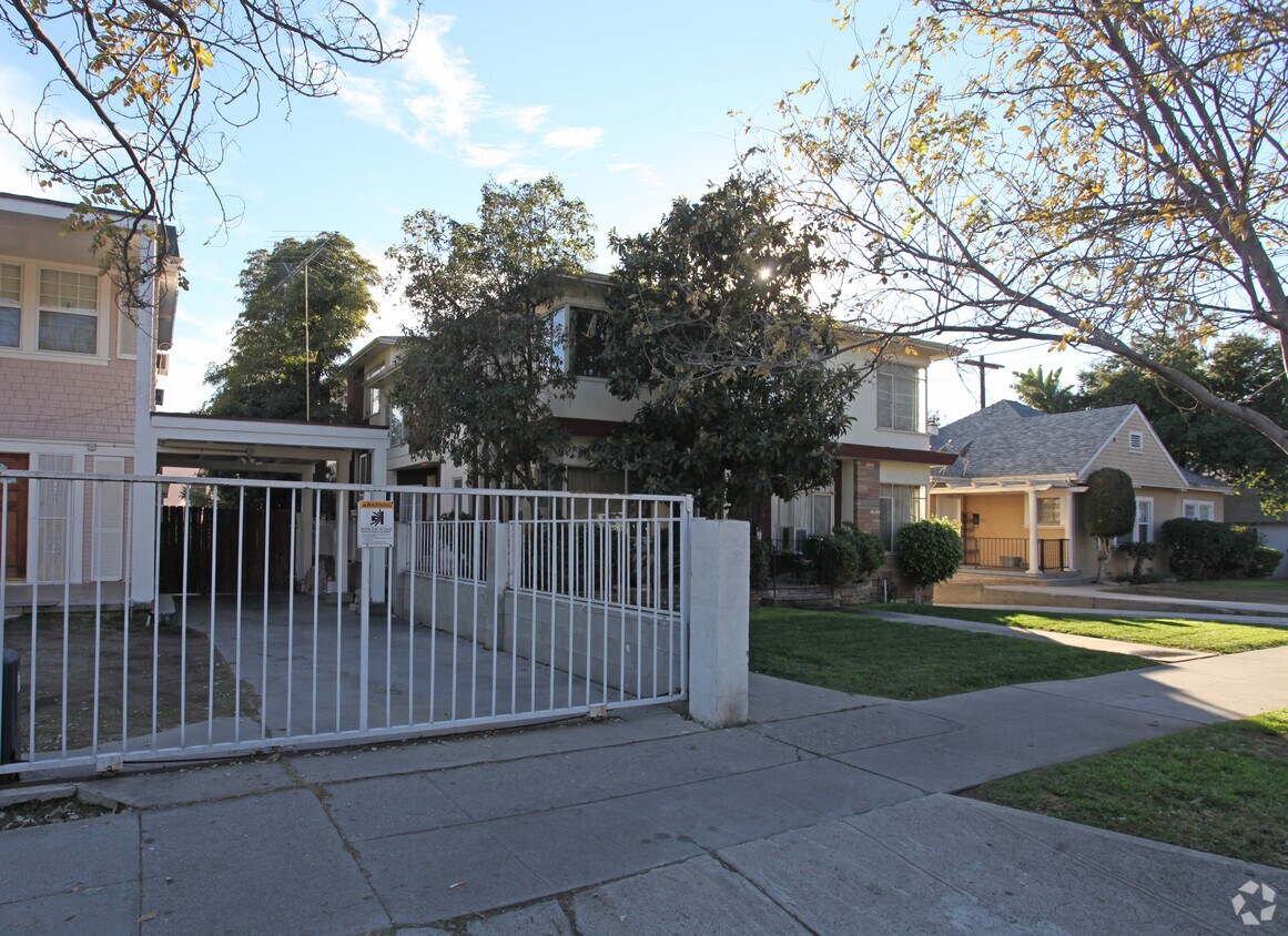 Building Photo - 4818 Franklin Ave