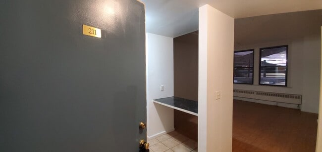 Building Photo - 1324 Locust St