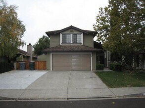 Building Photo - 712 Oakvale Way