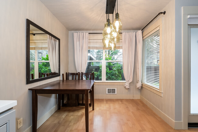 Foto del edificio - 22910 90th Ave W