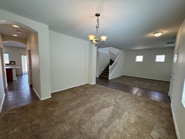 Building Photo - 4 Bedroom - 2.5 Bath - 2485 Sq. Ft - Sahua...