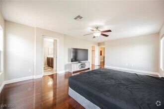 Building Photo - 6720 Song Sparrow Ct