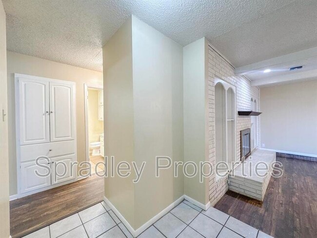 Building Photo - 1803 Forest Trail