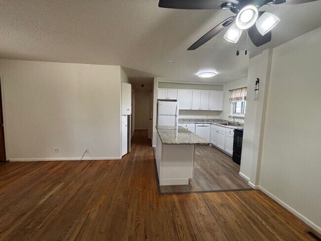 Foto del edificio - 4 Bedroom 2 Bath Single Family Home In South Cheyenne