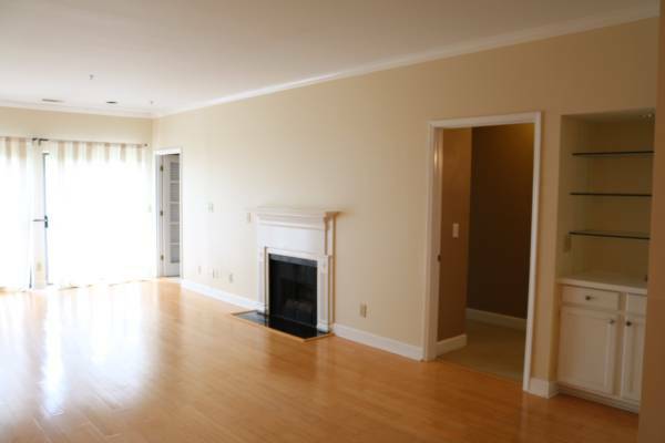 Living Room - 2921 Lenox Rd NE