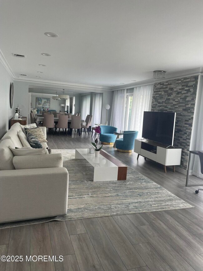 Foto del edificio - 506 Roseld Ave