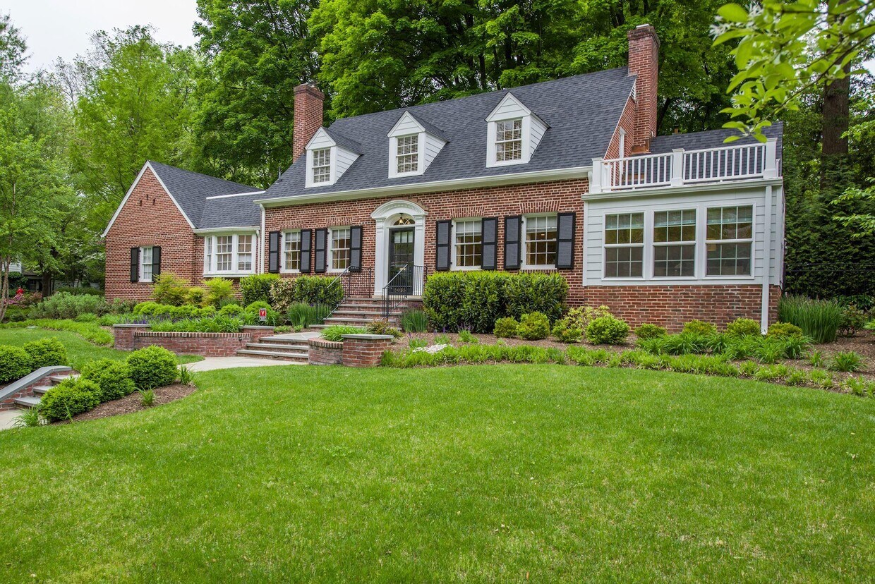 Foto principal - 5035 Rockwood Pkwy NW