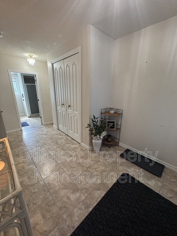 Photo du bâtiment - 2333 Sunnylea St