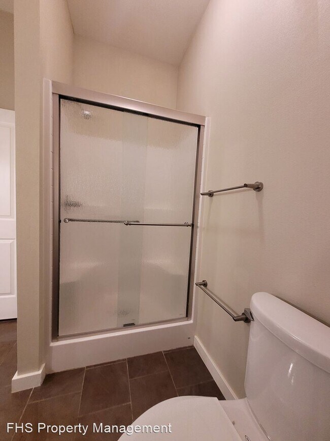 Foto del edificio - 3 br, 2 bath House - 623 W Walnut Unit 401...