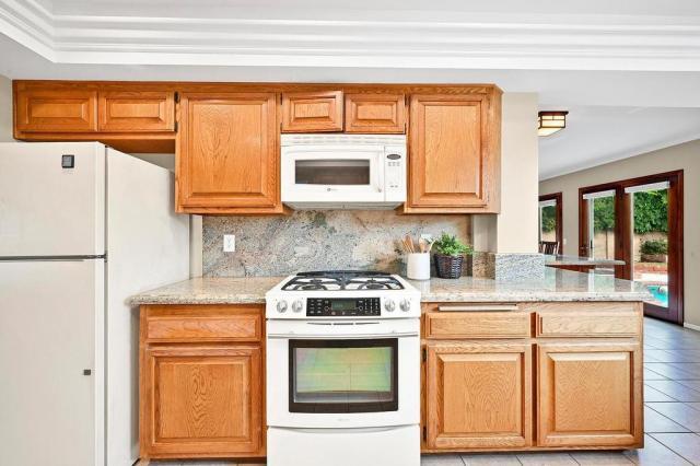 Foto del edificio - 6 bedroom in Los Alamitos CA 90720